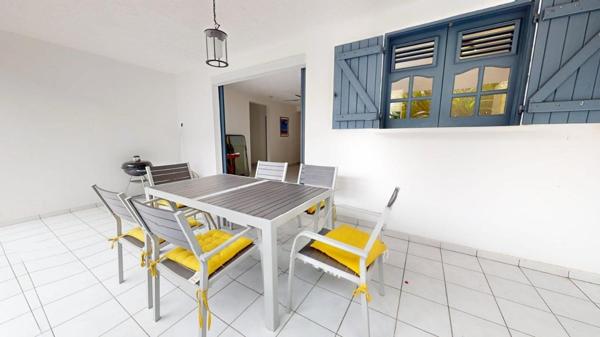 Bel appartement avec un grand jardin, plage a pied