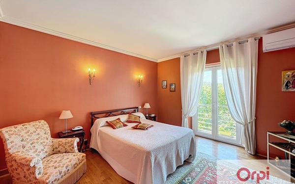 Maison à vendre    5 pièces •  Terrasson-Lavilledieu