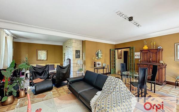 Maison à vendre    5 pièces •  Terrasson-Lavilledieu