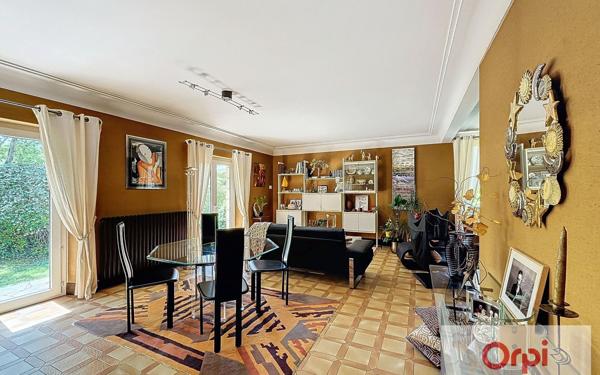 Maison à vendre    5 pièces •  Terrasson-Lavilledieu