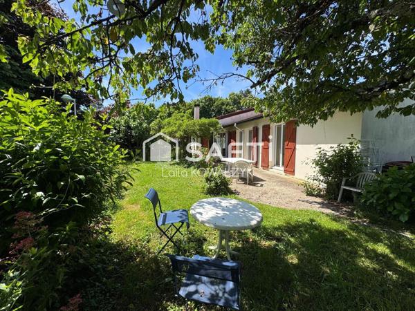 Maison de plain-pied lumineuse avec grand garage, à 5 min de la gare et de l’A43.