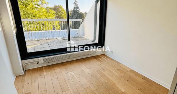 Location Appartement 5 pièces 113 m² - Saint-cloud 92210