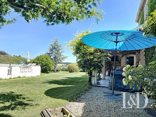 BREUILLET : villa 170 m² + dépendances et piscine, sur 2066 m² de parc