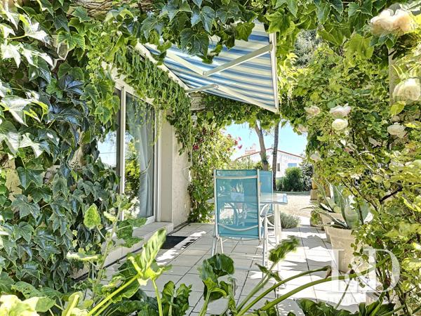 BREUILLET : villa 170 m² + dépendances et piscine, sur 2066 m² de parc