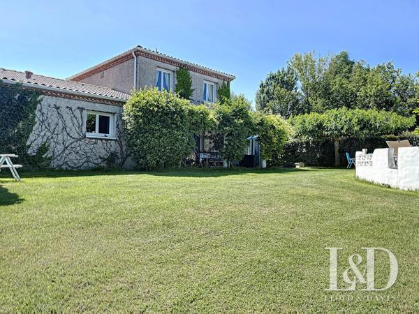 BREUILLET : villa 170 m² + dépendances et piscine, sur 2066 m² de parc