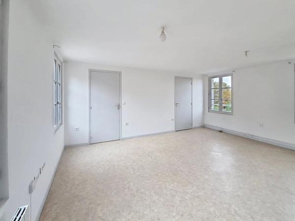 Location                                                      Appartement
                        
                     2 pièces                      44 m2                     à Laon