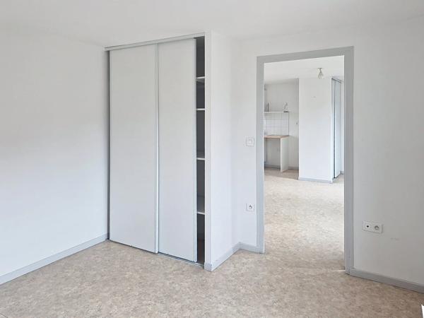 Location                                                      Appartement
                        
                     2 pièces                      44 m2                     à Laon