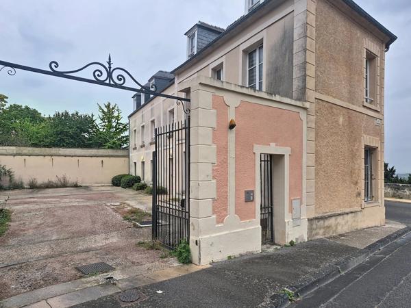 Location                                                      Appartement
                        
                     2 pièces                      44 m2                     à Laon