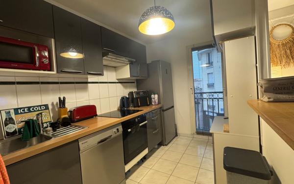 Appartement à vendre    3 pièces • 75 m2 Asnières-sur-Seine