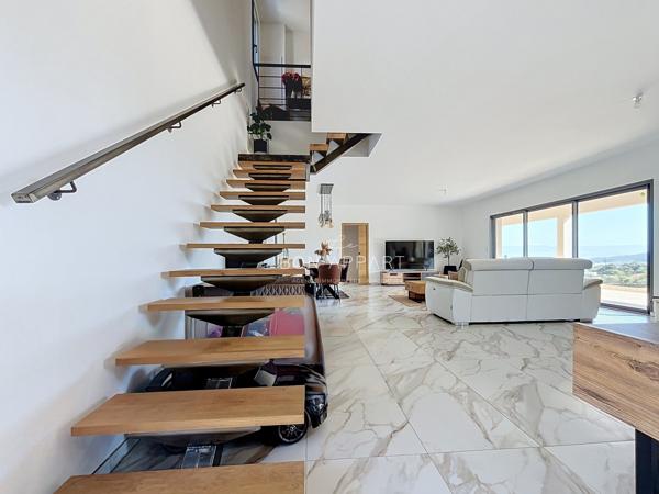 Maison 6 pièce(s) 5 chambre(s) 192 m²