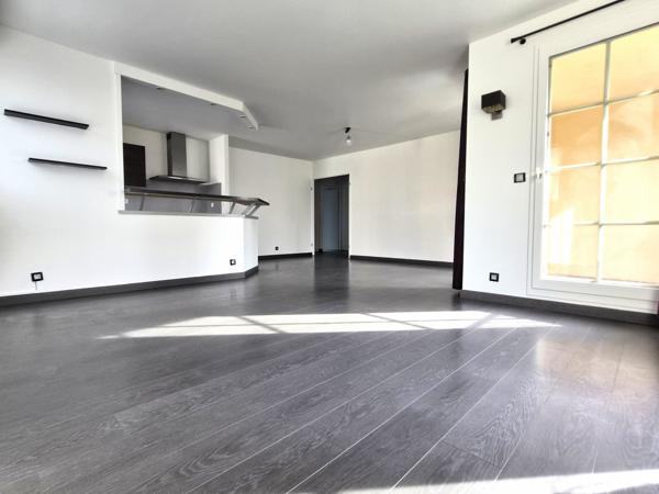 Appartement
         4 pièces
        - 88 m² 282 000 € *