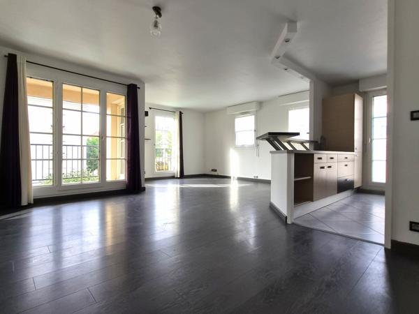 Appartement
         4 pièces
        - 88 m² 282 000 € *