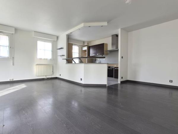 Appartement
         4 pièces
        - 88 m² 282 000 € *