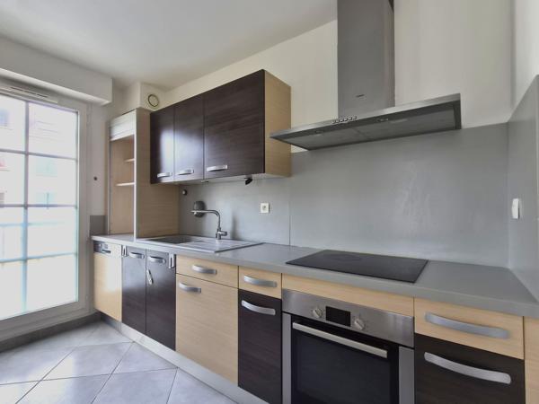 Appartement
         4 pièces
        - 88 m² 282 000 € *