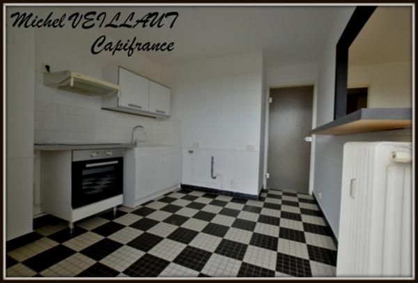 Appartement à vendre 4 pièces YZEURE (03), 4éme étage avec ascenseur, très bon état général