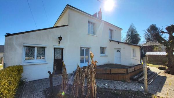 MONTS - 37260 - MAISON SPACIEUSE - 4 CHAMBRES - BELLE ET GRANDE VERANDA - GARAGE - TERRAIN DE 800M2