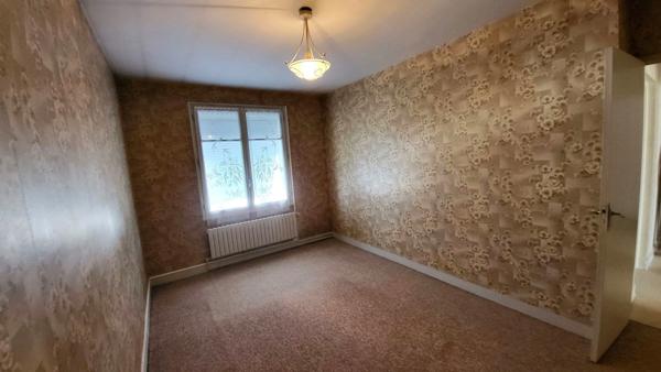 MONTS - 37260 - MAISON SPACIEUSE - 4 CHAMBRES - BELLE ET GRANDE VERANDA - GARAGE - TERRAIN DE 800M2