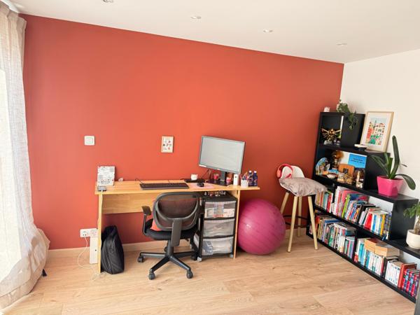 Maison de 89 m2, 3 chambres, terrasses et stationnement