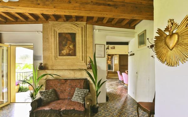 Maison à vendre    10 pièces •  Uzès