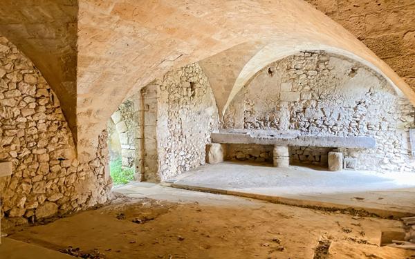 Maison à vendre    10 pièces •  Uzès