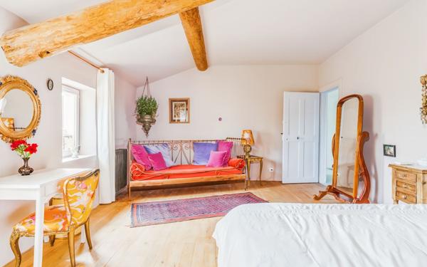 Maison à vendre    10 pièces •  Uzès