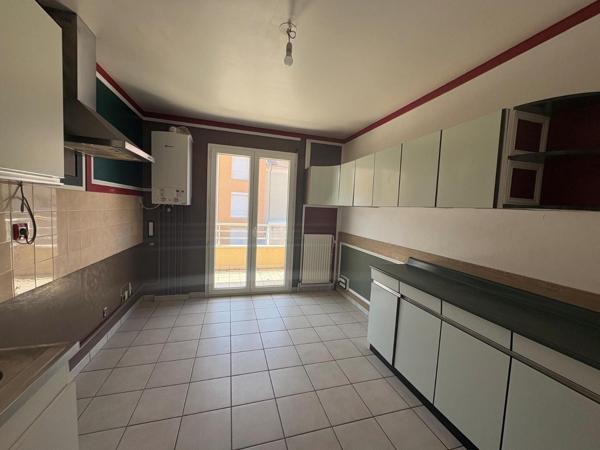 Appartement 3 pièces de 76 m² à Andrezieux boutheon