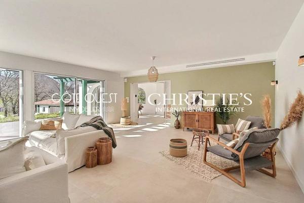 À vendre Urrugne - Villa de 9 pièces avec piscine