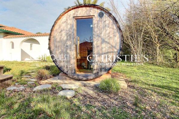 À vendre Urrugne - Villa de 9 pièces avec piscine