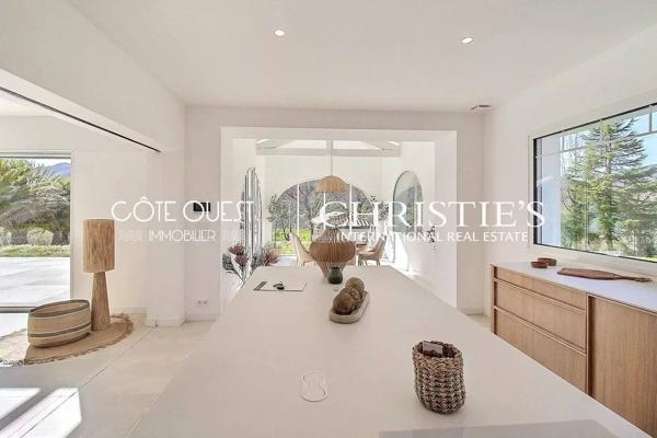 À vendre Urrugne - Villa de 9 pièces avec piscine