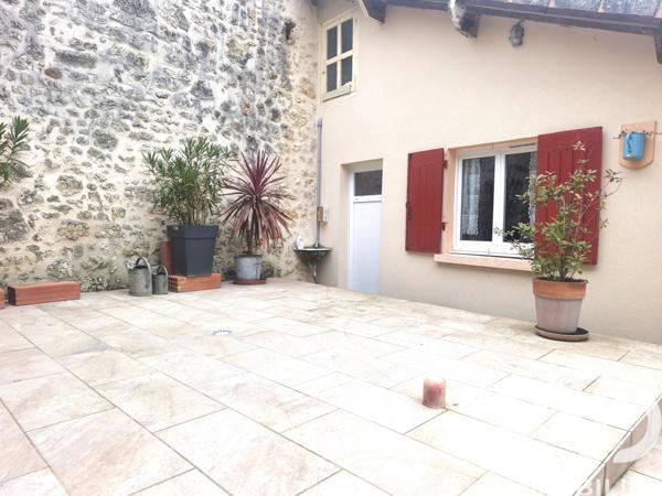 Maison à vendre 4 pièces 79 m² Montguyon