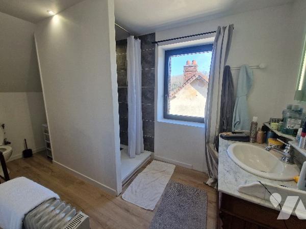 Proche de la cote d'Albâtre, maison d'~220m² et son moulin d'~159m² sur un terrain d'~9700m².