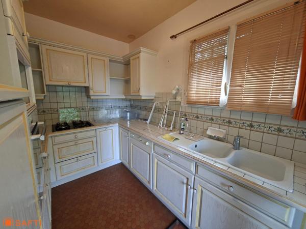 MAISON AVEC VUE DÉGAGÉE, JARDIN ARBORÉ ET ESPACES EN REZ-DE-JARDIN
