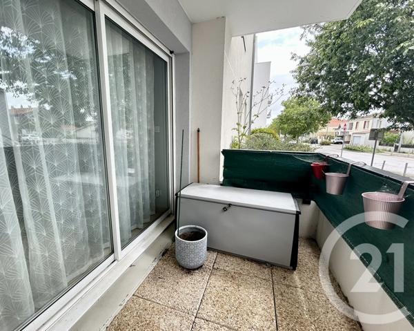 Appartement F2 à vendre  2 pièces - 44,96 m 2   LA ROCHE SUR YON  - 85