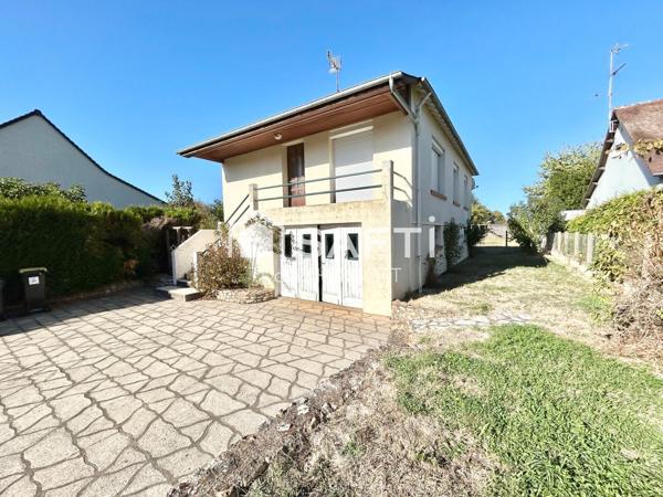 Maison ancienne avec sous-sol, terrain clos de 936 m² – Blois