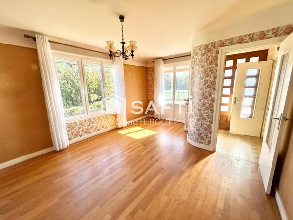 Maison ancienne avec sous-sol, terrain clos de 936 m² – Blois
