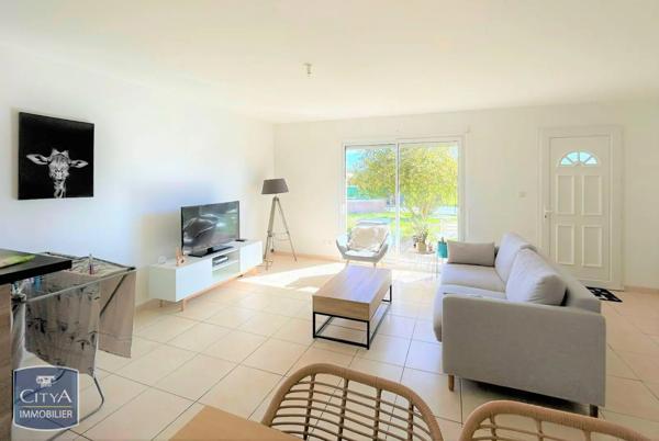 Maison à louer 3 pièces 68.06m² Coutras (33230)