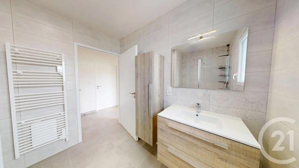 Maison à vendre  4 pièces - 83,30 m 2   ANGLES  - 85
