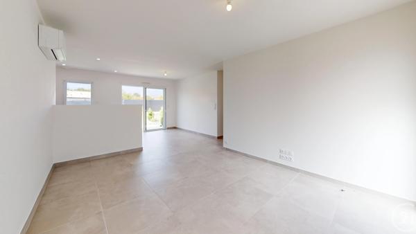 Maison à vendre  4 pièces - 83,30 m 2   ANGLES  - 85