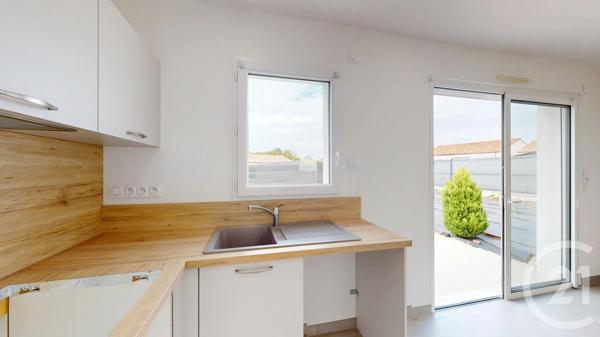 Maison à vendre  4 pièces - 83,30 m 2   ANGLES  - 85