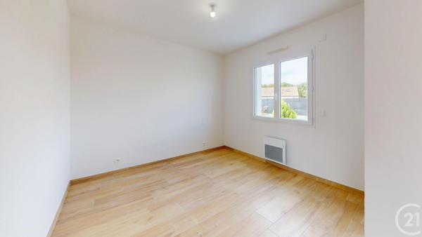 Maison à vendre  4 pièces - 83,30 m 2   ANGLES  - 85