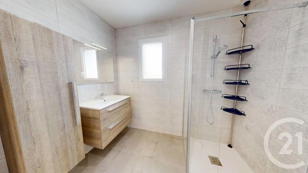 Maison à vendre  4 pièces - 83,30 m 2   ANGLES  - 85