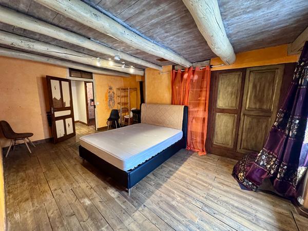 Grande Maison de bourg, 132 m2, 3 chambres, village médiéval