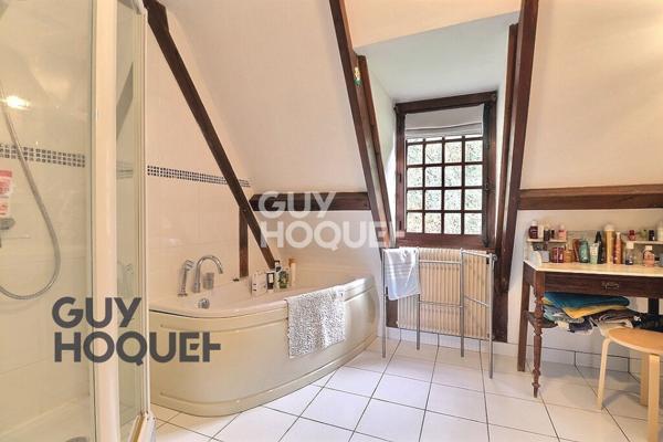 10 km de Bernay, magnifique propriété avec vue imprenable sur la vallée