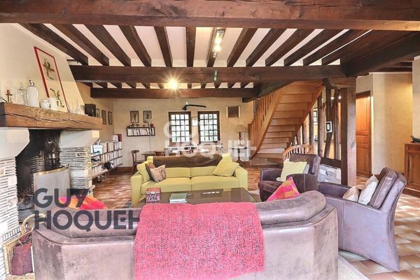 10 km de Bernay, magnifique propriété avec vue imprenable sur la vallée