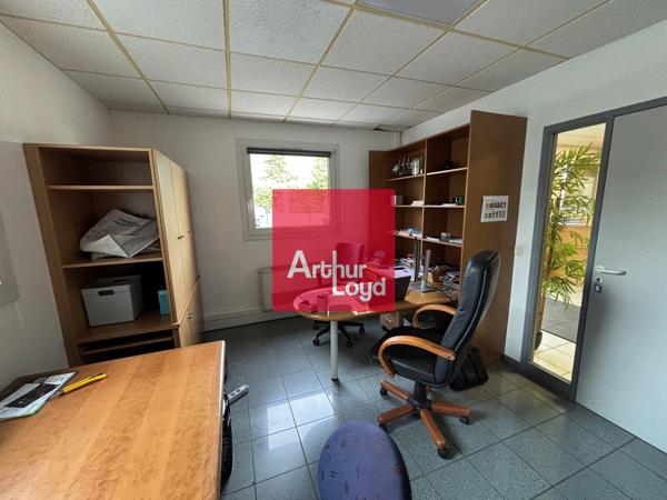 BUREAUX À LOUER - SEYSSINS - SECTEUR RONDEAU - 151 M² EN RDC