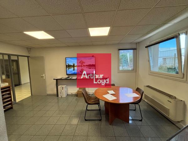 BUREAUX À LOUER - SEYSSINS - SECTEUR RONDEAU - 151 M² EN RDC