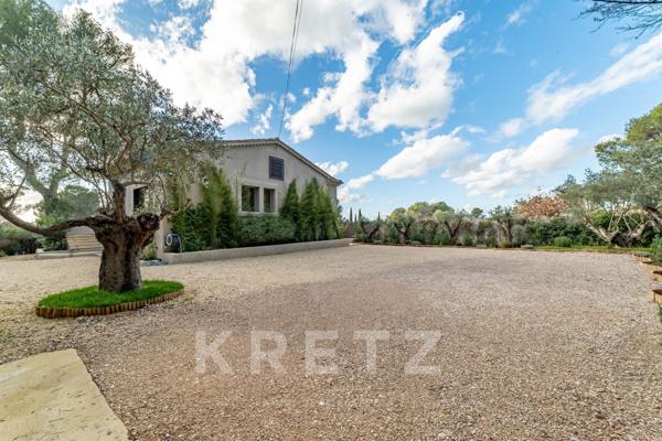 Maison rénovée à 5 mn du centre ville d’Aix-en-Provence, au cœur du très prisé site des Pinchinats