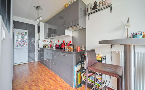 Appartement à vendre    3 pièces • 68 m2 Paris 20