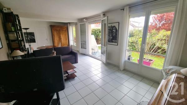Appartement F5 à vendre  5 pièces - 87,04 m2 ST MAUR DES FOSSES - 94