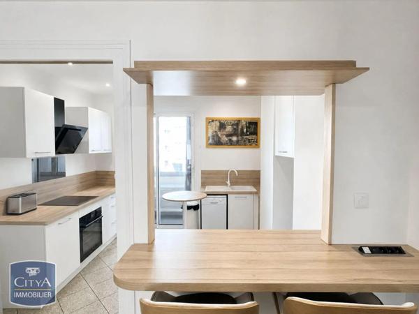 Appartement à louer 3 pièces 77.2m² Grenoble (38100)